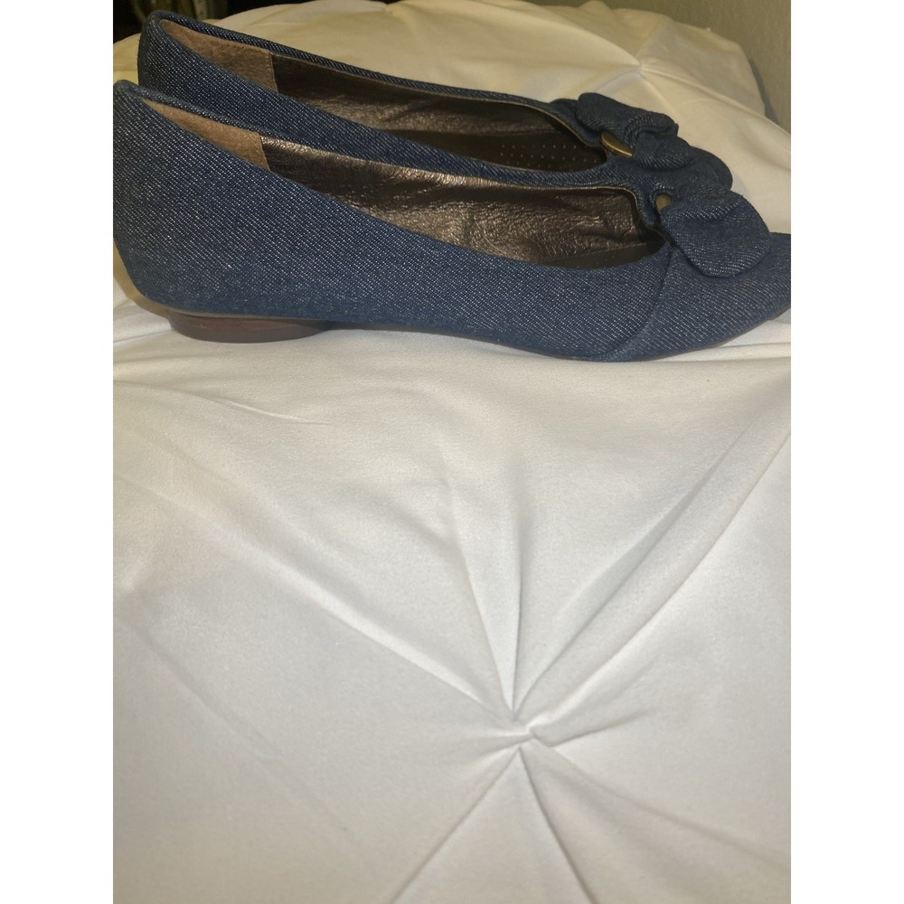 Clarks‎ Artisan Women's 7 Blue Denim Bow Ballet Flats Peep Toe Shoes - Picture 2 of 6